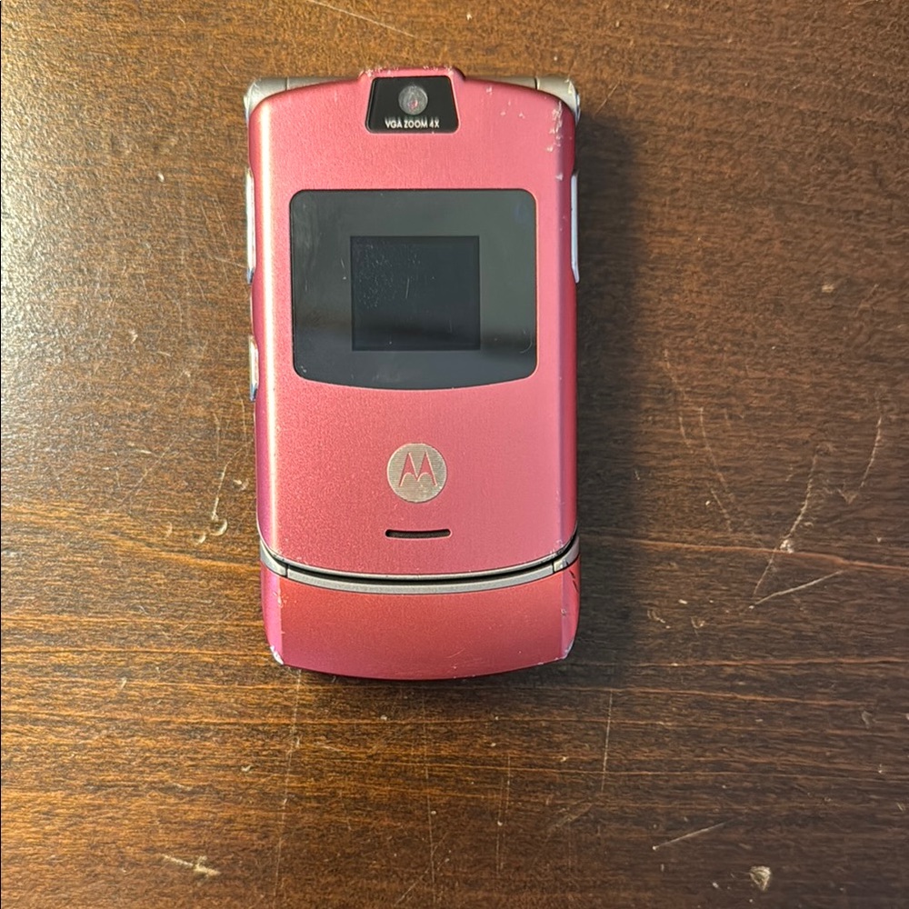 Motorola razr Pink Flip Phone